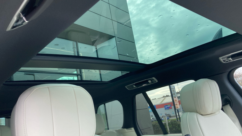 Land Rover Range Rover 3.0 D300 SE 4dr Auto Diesel Estate